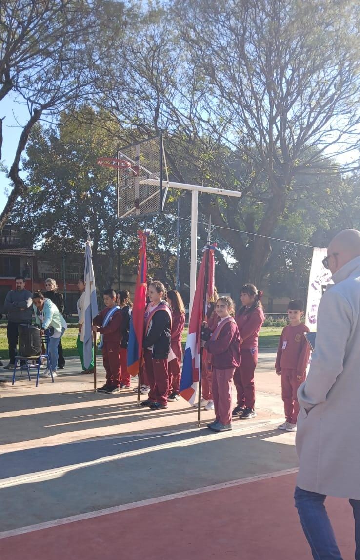 backche banderas