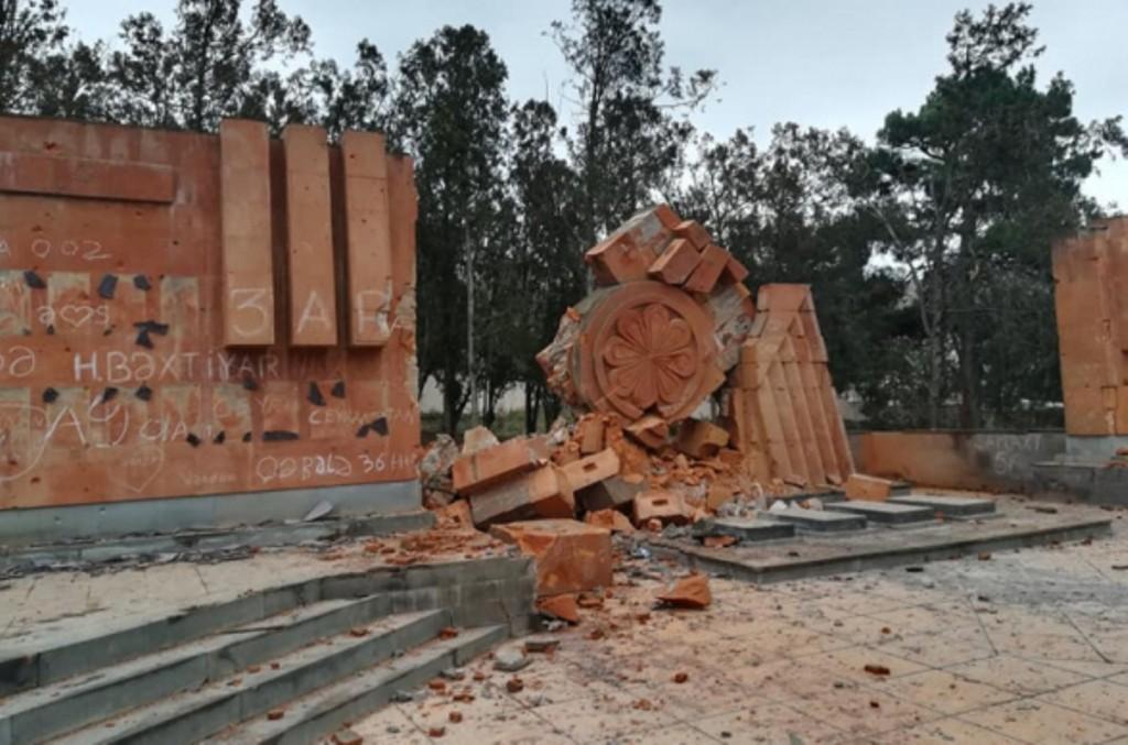 destruccion de monumento a la gran guerra