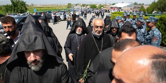 karekin es impedido de entrar a sardarabad