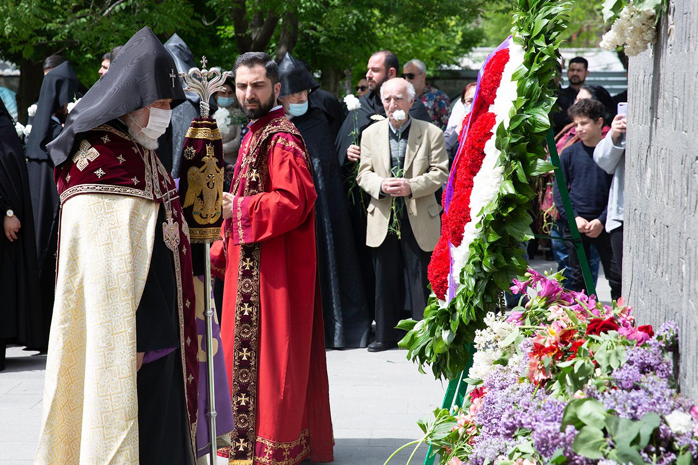 24 de abril vehapar Etchmiadzin7