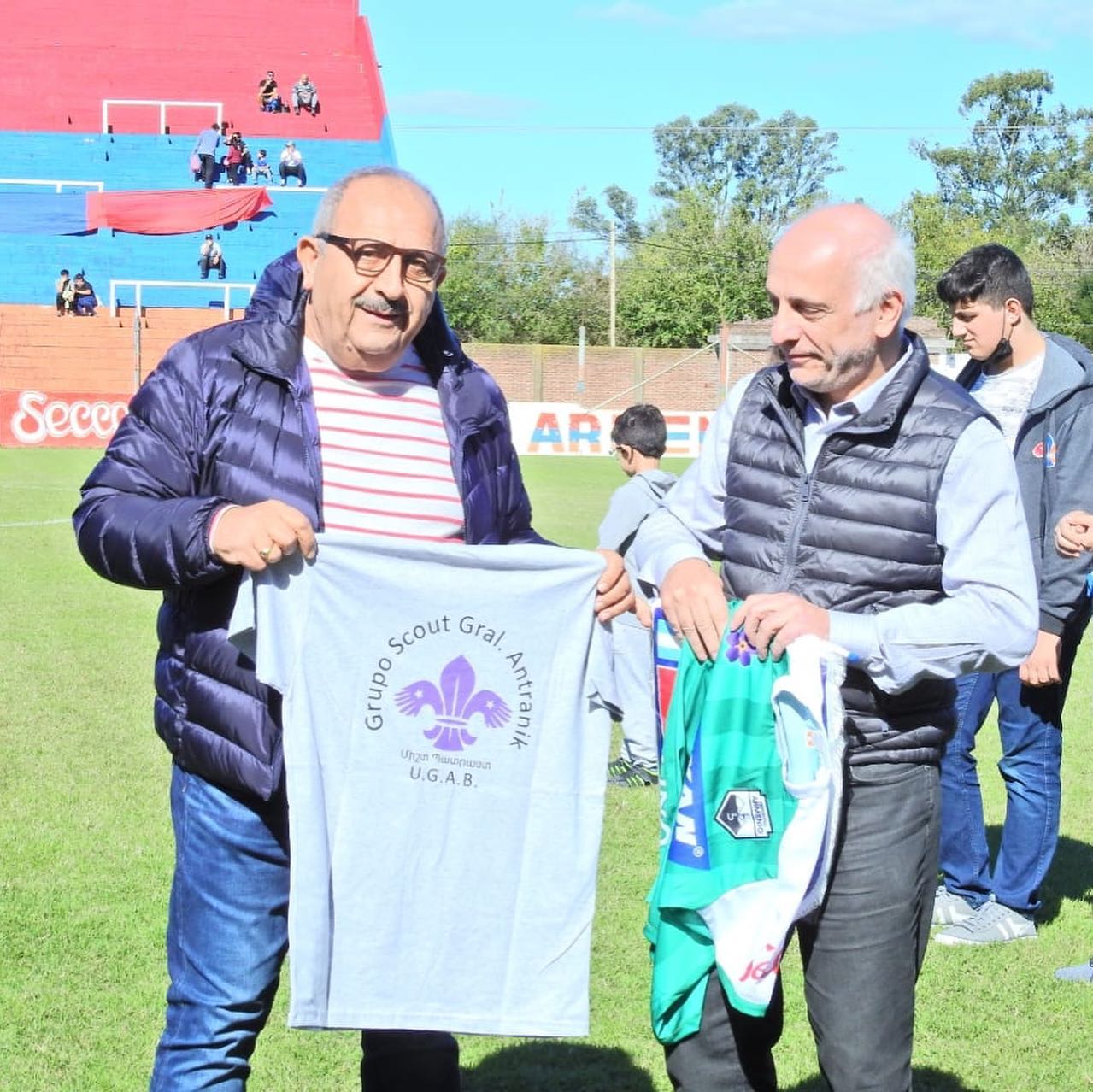 intercambio de camisetas dep armenio