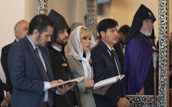 Enviada de eeuu en etchmiadzin