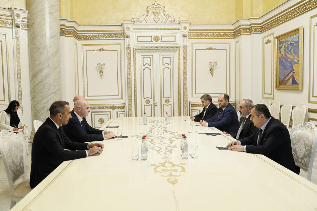 reunion de pashinina e infantino gabinete