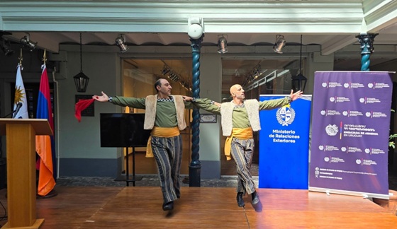 uruguay embajada unesco baile armenio