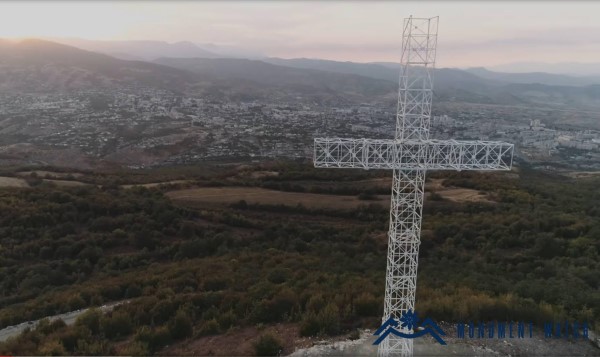 cruz en stepanakert