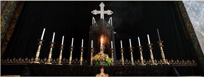 altar de semana santa cortina cerrada