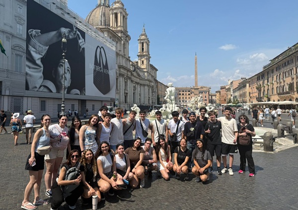 alunos isgei en plaza navona