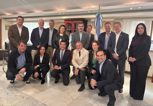 delegaccion argentina en embajada