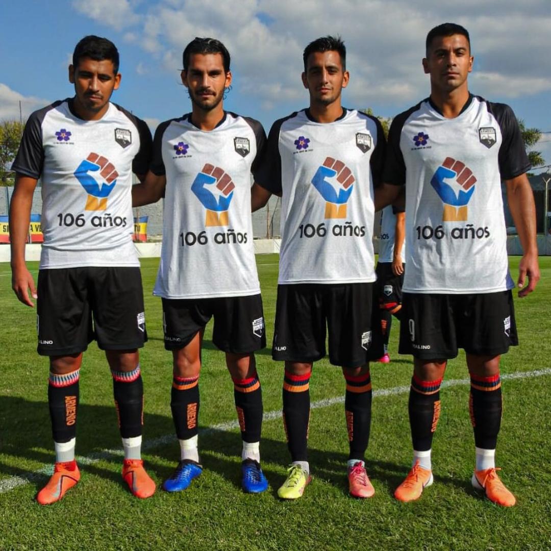 deportivo armenio con camiseta 106