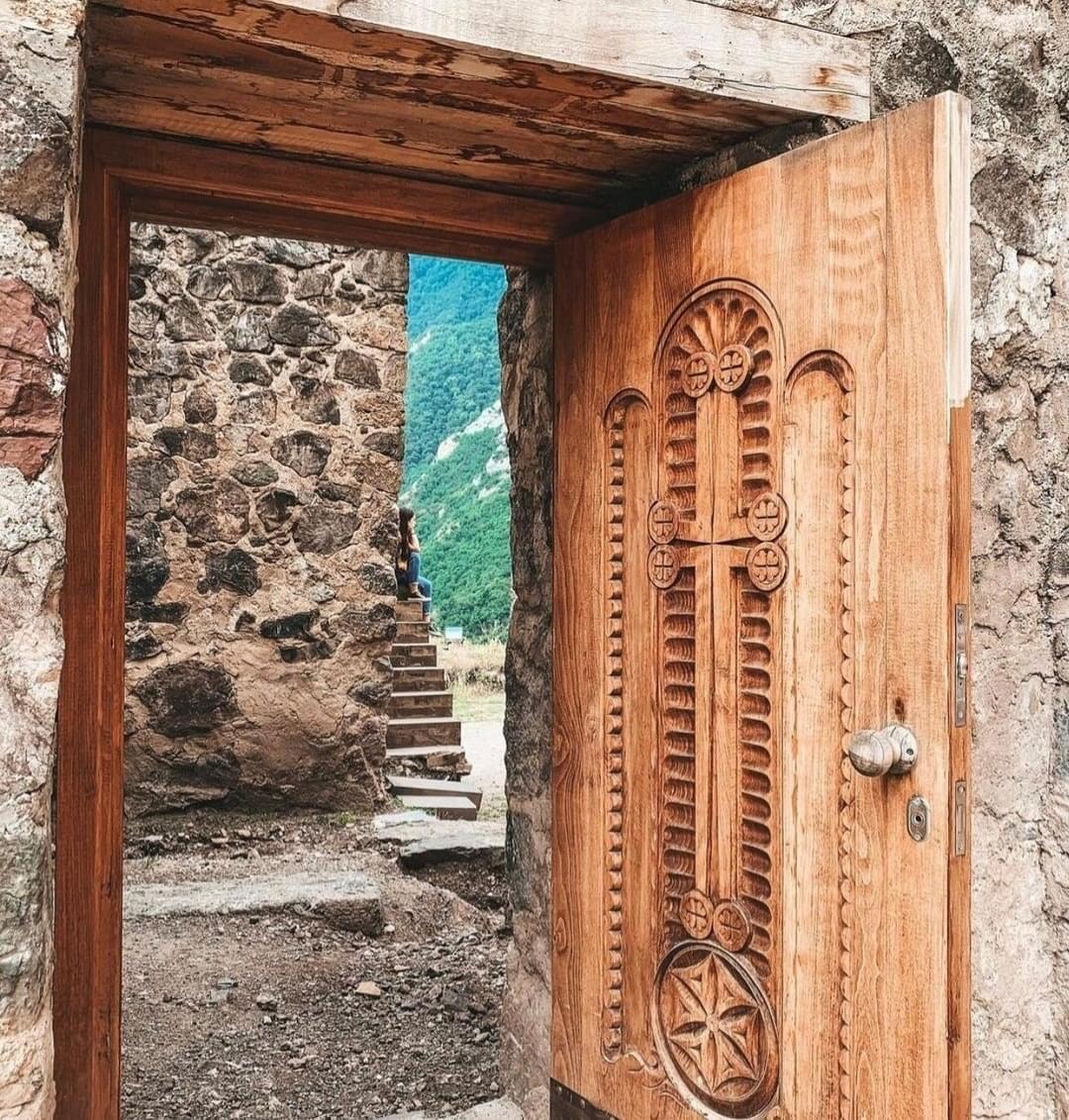 dadivank puerta