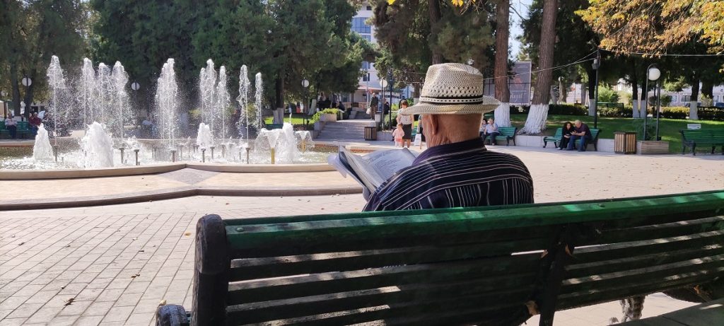 Stepanakert park reader-1024x461