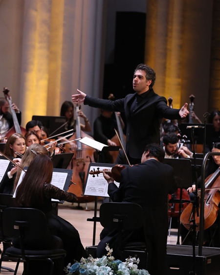 Sergey Smbatyan conducting ASSO Portrait 2026