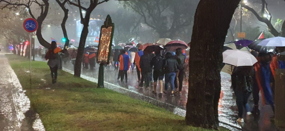 Marcha bajo la lluvia 3