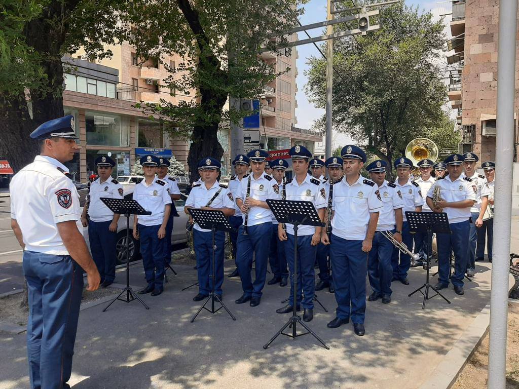 9 de julio en armenia banda