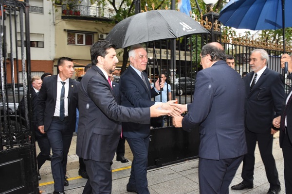 centro armenio recibe al presidente