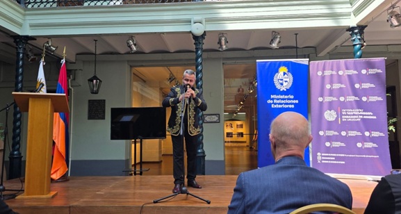 uruguay embajada unesco gagik