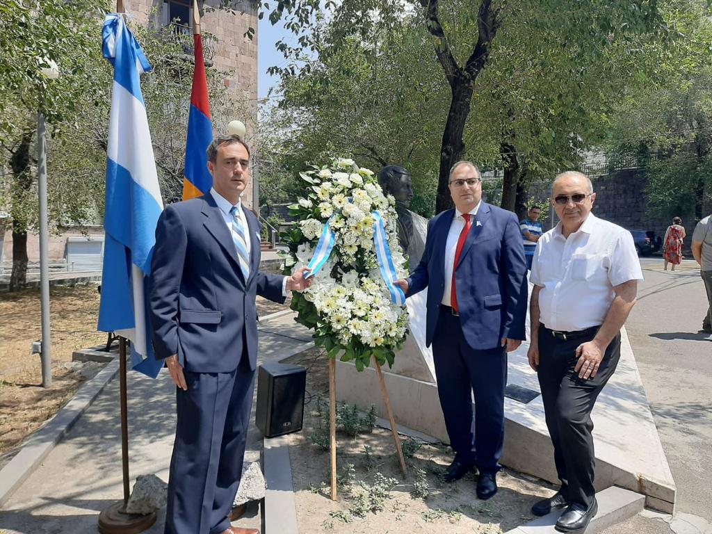 9 de julio en armenia4