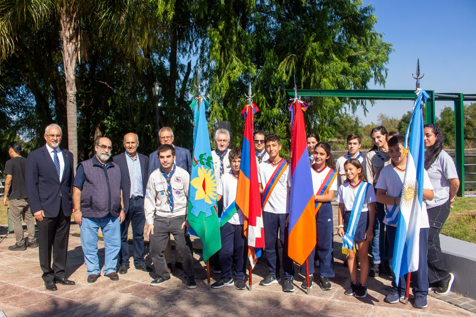 scout y alumnos en tigre