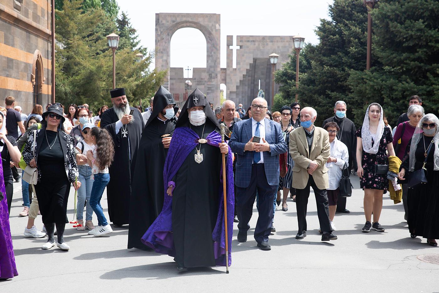 24 de abril vehapar Etchmiadzin4