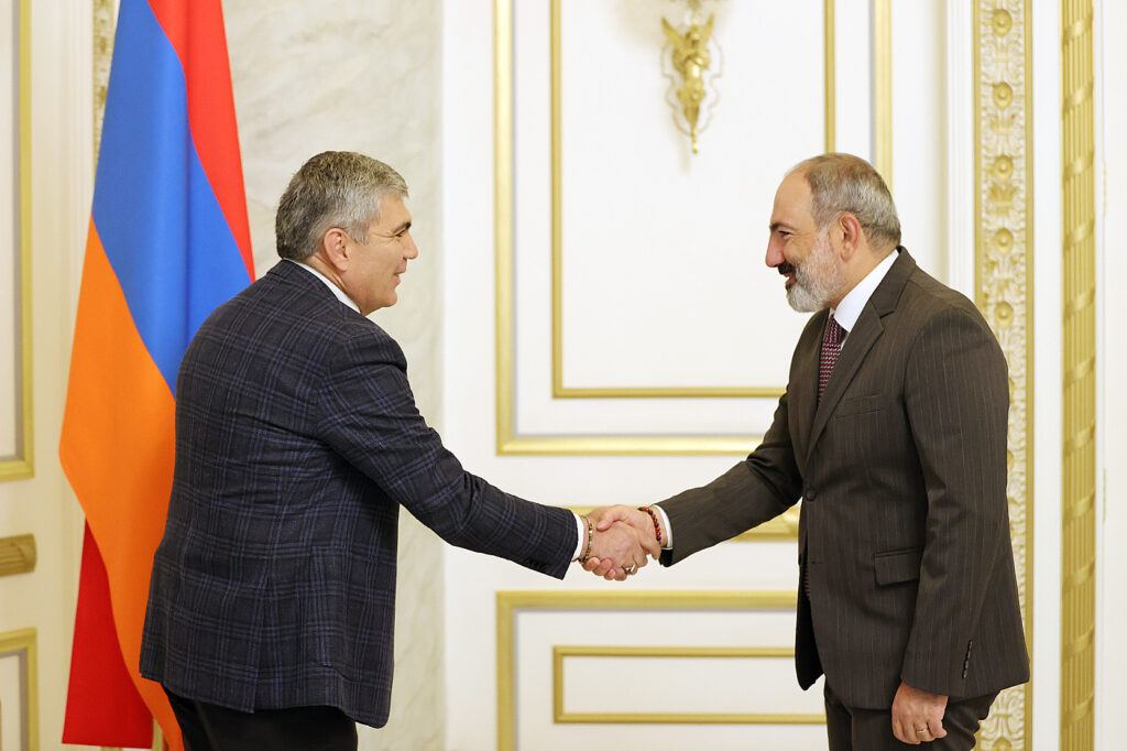 Nikol-Pashinyan-Aram-Sargsyan-1024x682