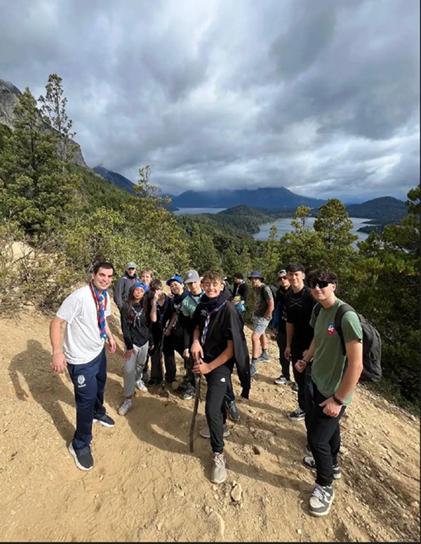 antranik 1bariloche escalando la monta&ntilde;a
