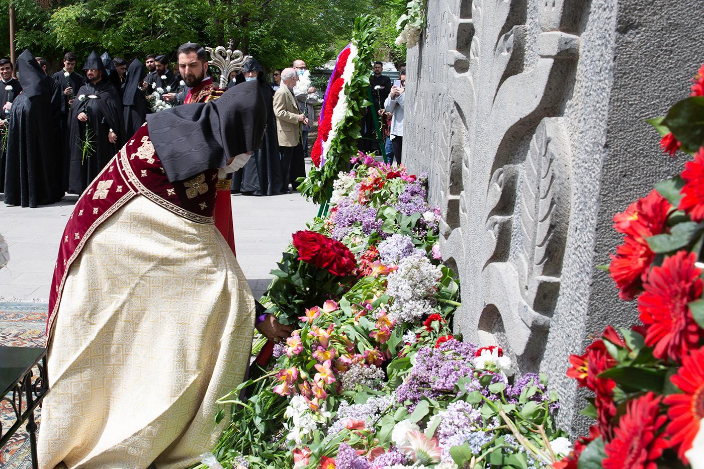 24 de abril vehapar Etchmiadzin6