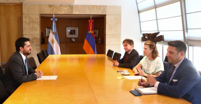 canciller mondino emb. armenia2b